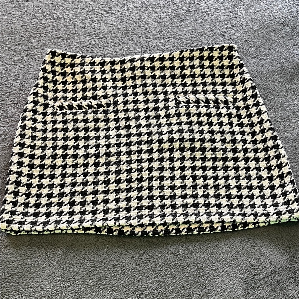 Houndstooth mini skirt new